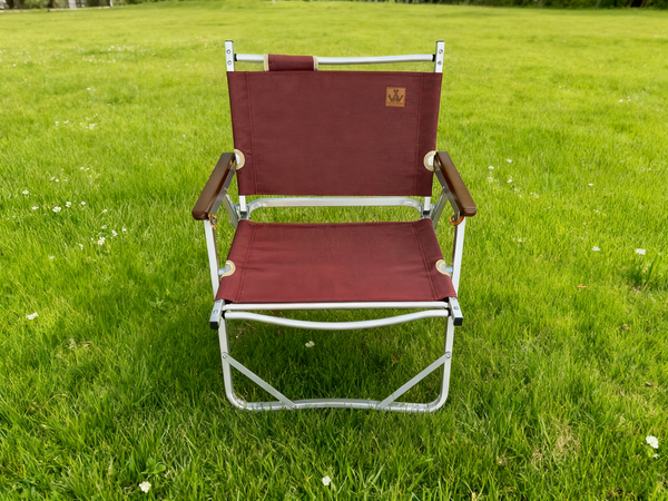 Foldable Outdoor Camping Chair with Armrests | Portable Lightweight Beach Chair | Sturdy Metal Frame | Compact Travel Picnic Chair for Garden, Balcony & Camping