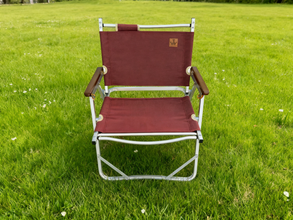 Foldable Outdoor Camping Chair with Armrests | Portable Lightweight Beach Chair | Sturdy Metal Frame | Compact Travel Picnic Chair for Garden, Balcony & Camping