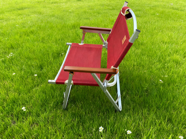 Foldable Outdoor Camping Chair with Armrests | Portable Lightweight Beach Chair | Sturdy Metal Frame | Compact Travel Picnic Chair for Garden, Balcony & Camping